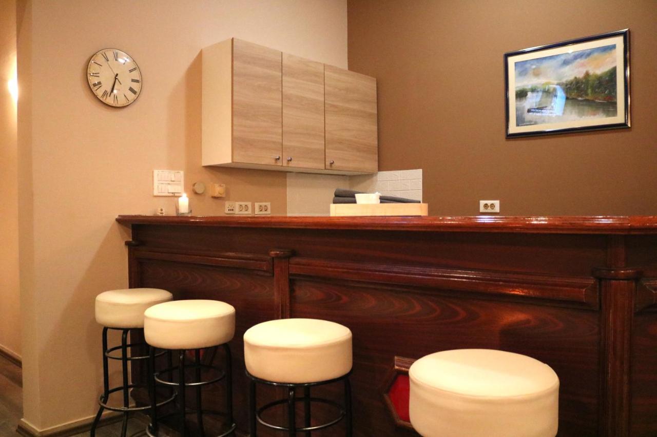Guest House Studio Apartman Marina - With Jacuzzi, Free Parking, Pet Friendly Karlovac Exteriör bild