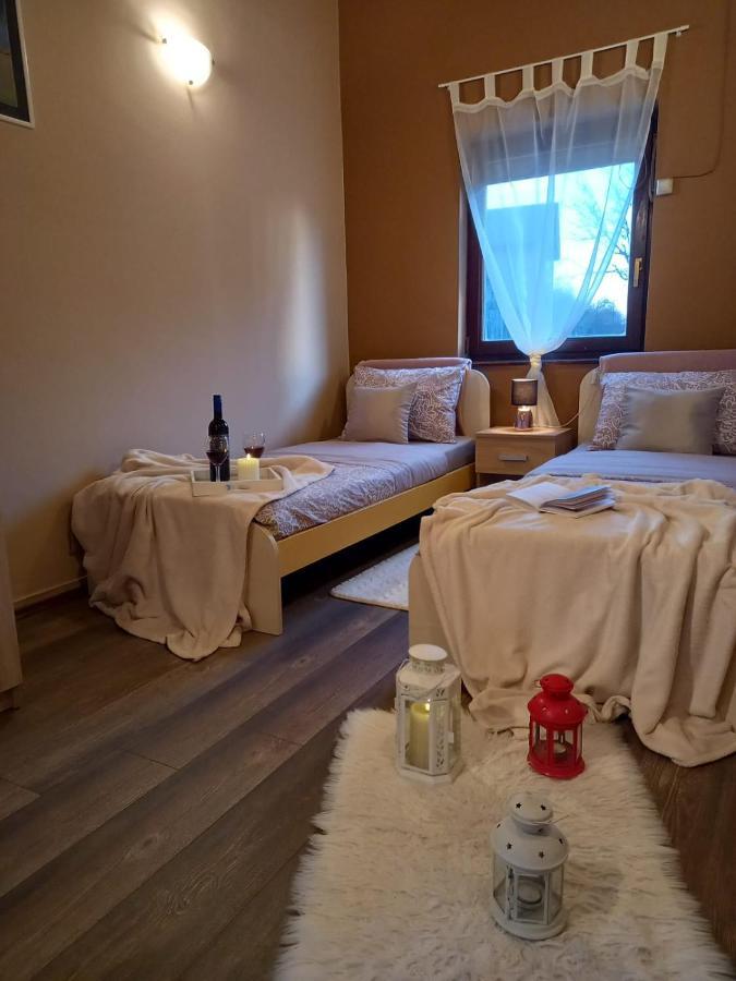 Guest House Studio Apartman Marina - With Jacuzzi, Free Parking, Pet Friendly Karlovac Exteriör bild