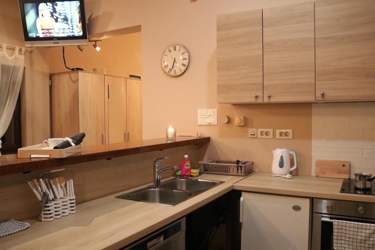 Guest House Studio Apartman Marina - With Jacuzzi, Free Parking, Pet Friendly Karlovac Exteriör bild