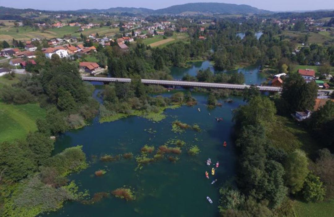 Guest House Studio Apartman Marina - With Jacuzzi, Free Parking, Pet Friendly Karlovac Exteriör bild
