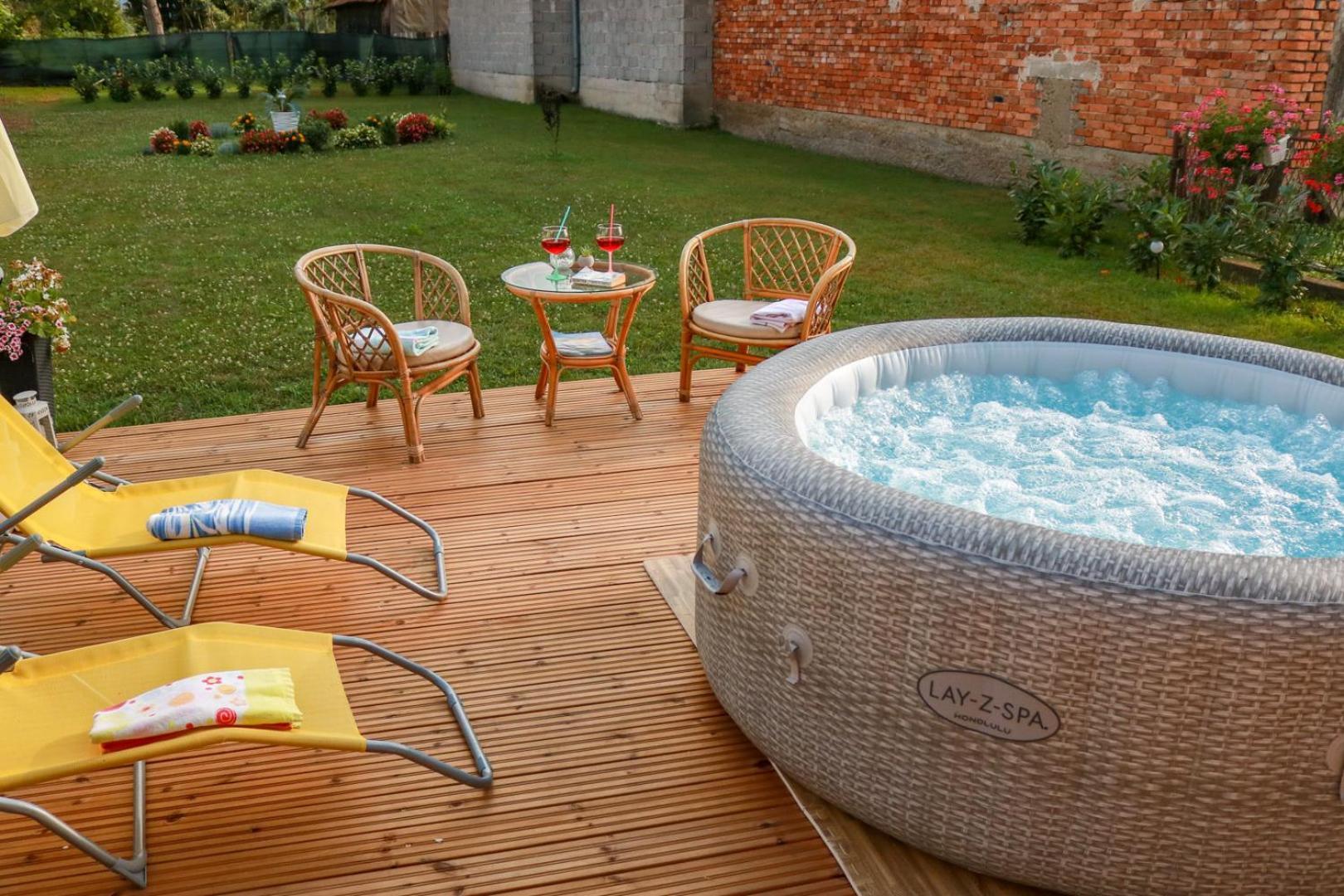 Guest House Studio Apartman Marina - With Jacuzzi, Free Parking, Pet Friendly Karlovac Exteriör bild
