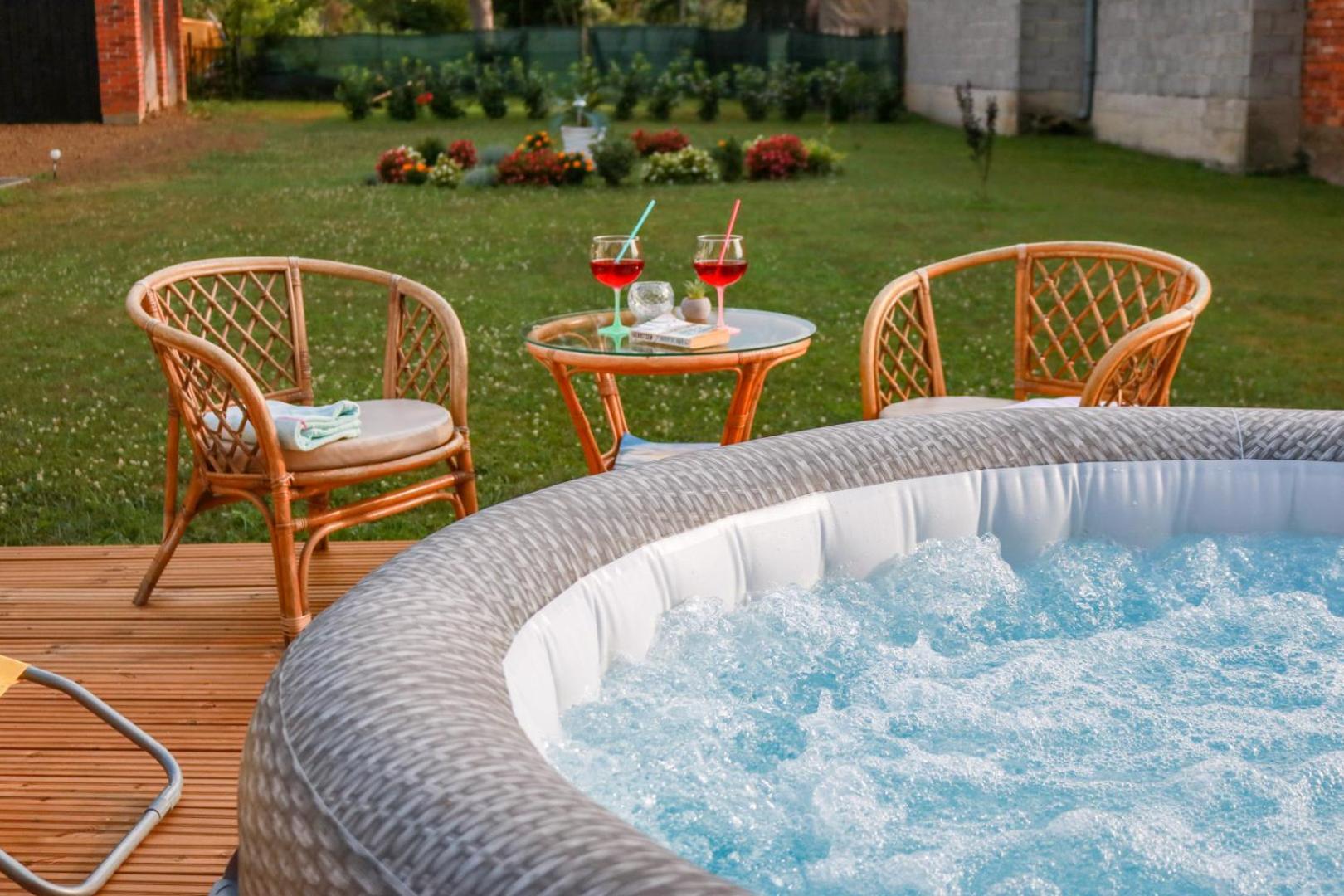 Guest House Studio Apartman Marina - With Jacuzzi, Free Parking, Pet Friendly Karlovac Exteriör bild